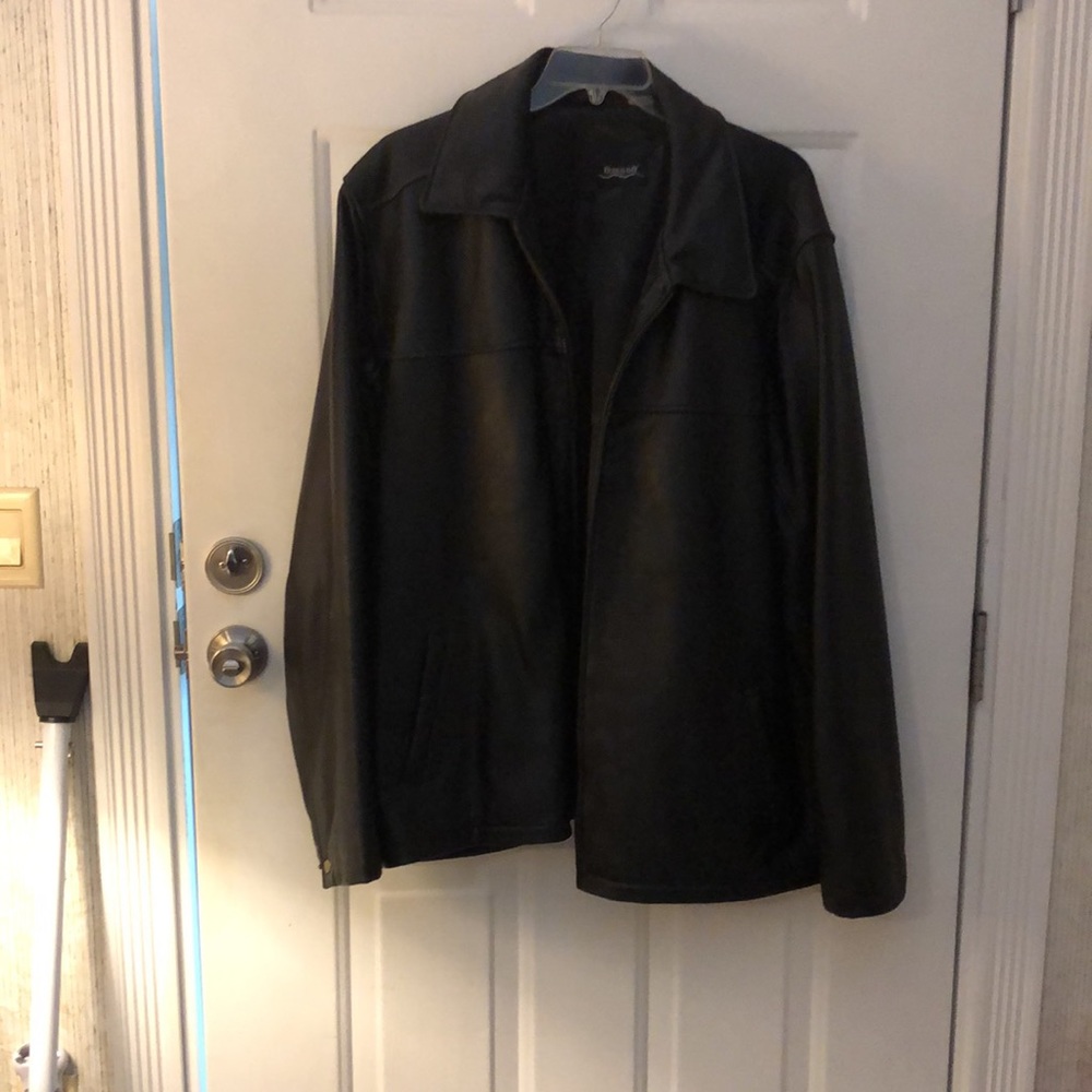 Burk’s Bay black genuine leather insulated zip up coat. 3XL-T